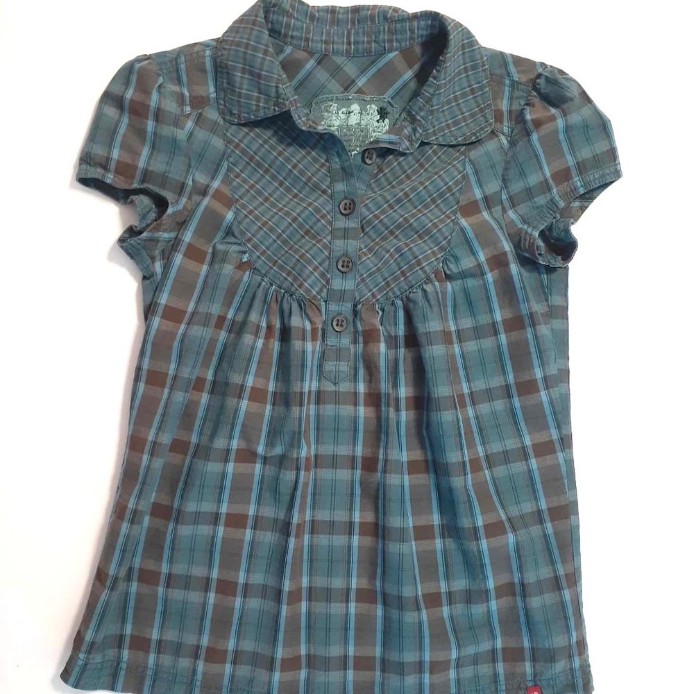 short sleeve green woman plaid shirt